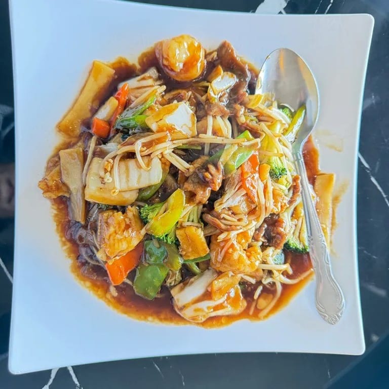 Chop Suey: A Chinese Noodle and Soup Delight